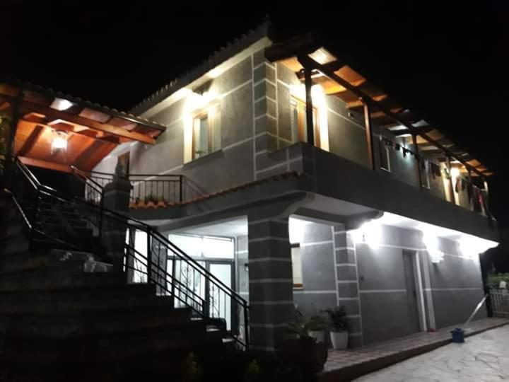 Vlorë Villa Heljos Apartaments מראה חיצוני תמונה