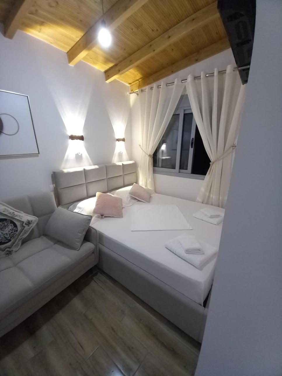 Vlorë Villa Heljos Apartaments מראה חיצוני תמונה