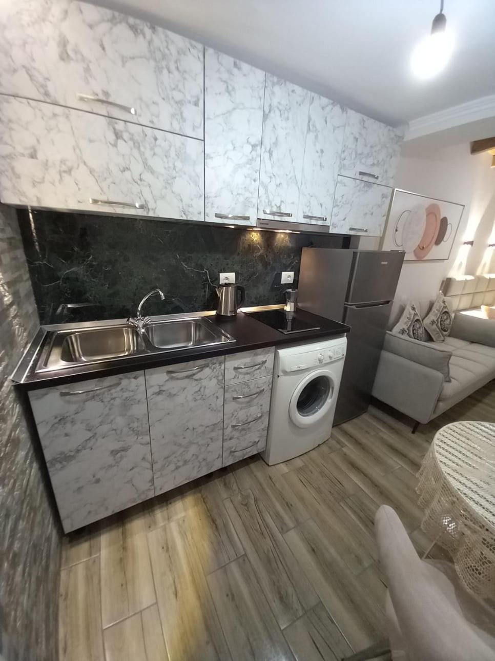 Vlorë Villa Heljos Apartaments מראה חיצוני תמונה